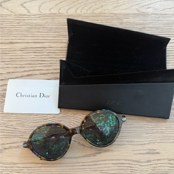 Dior Brown and Green Sunglasses Modern Accessories - Picture 1 of 5